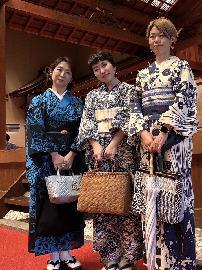 着物で神社へお出かけした生徒さまと