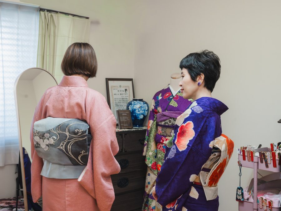 レッスンで着上がりを鏡で確認しているところ
